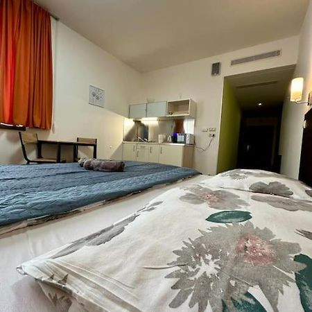 Apartman Priamo Na Hlavnej Ulici Кошице Екстериор снимка