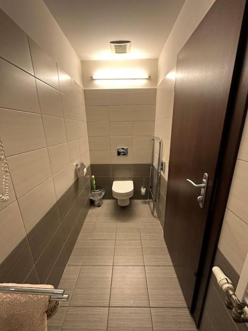 Apartman Priamo Na Hlavnej Ulici Кошице Екстериор снимка